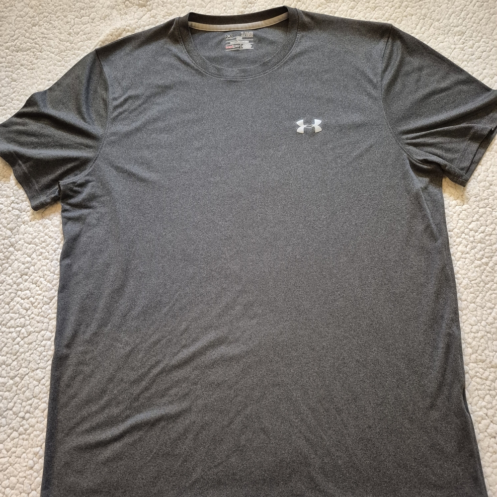 Under Armour Men's Gray T-Shirt